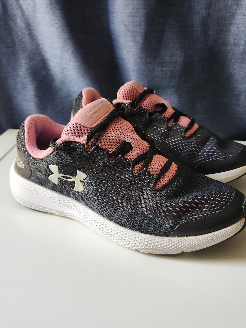 Under Armour Charged Pursuit 2 Girls Youth Running Shoes Black Pink Size 5Y